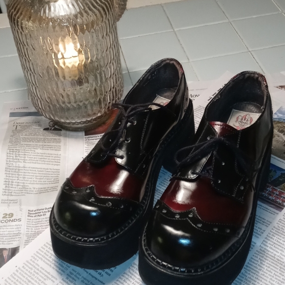 Joker's Wild Shoes - Awesome Joker's Wild Oxford Platforms Size 9